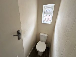 Separate W/C- click for photo gallery